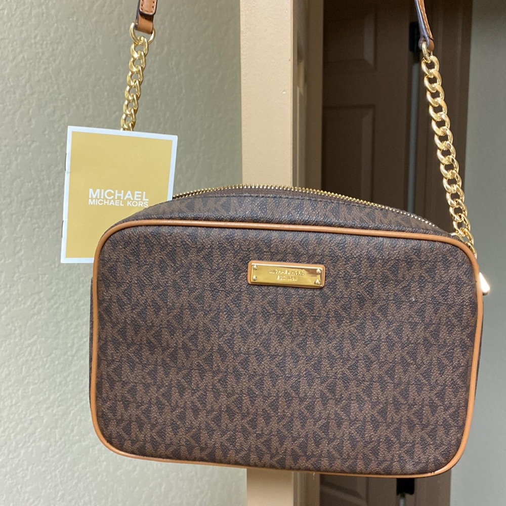 Micheal Kors crossbody